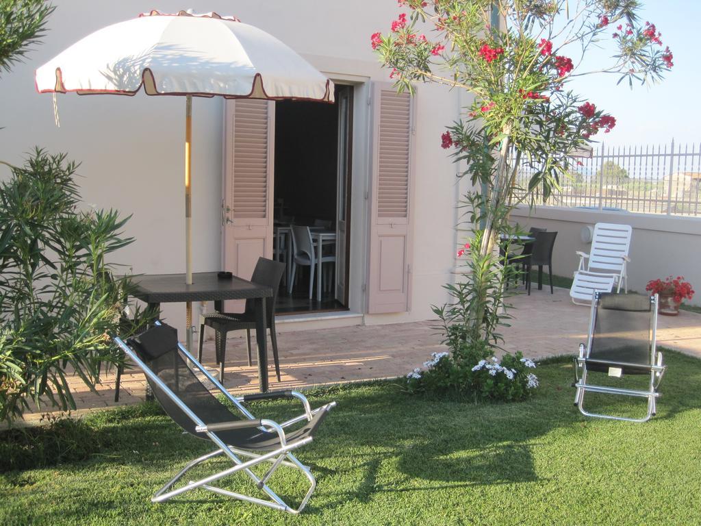Villino Ermione Hotel Марина ди Пиза Екстериор снимка