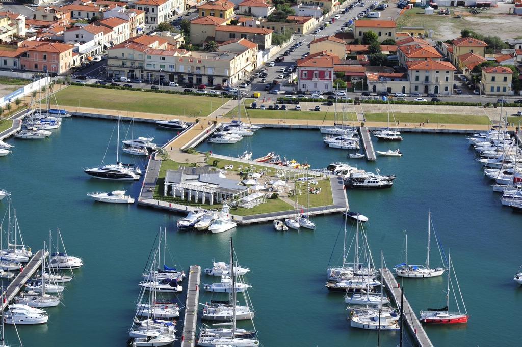 Villino Ermione Hotel Марина ди Пиза Екстериор снимка