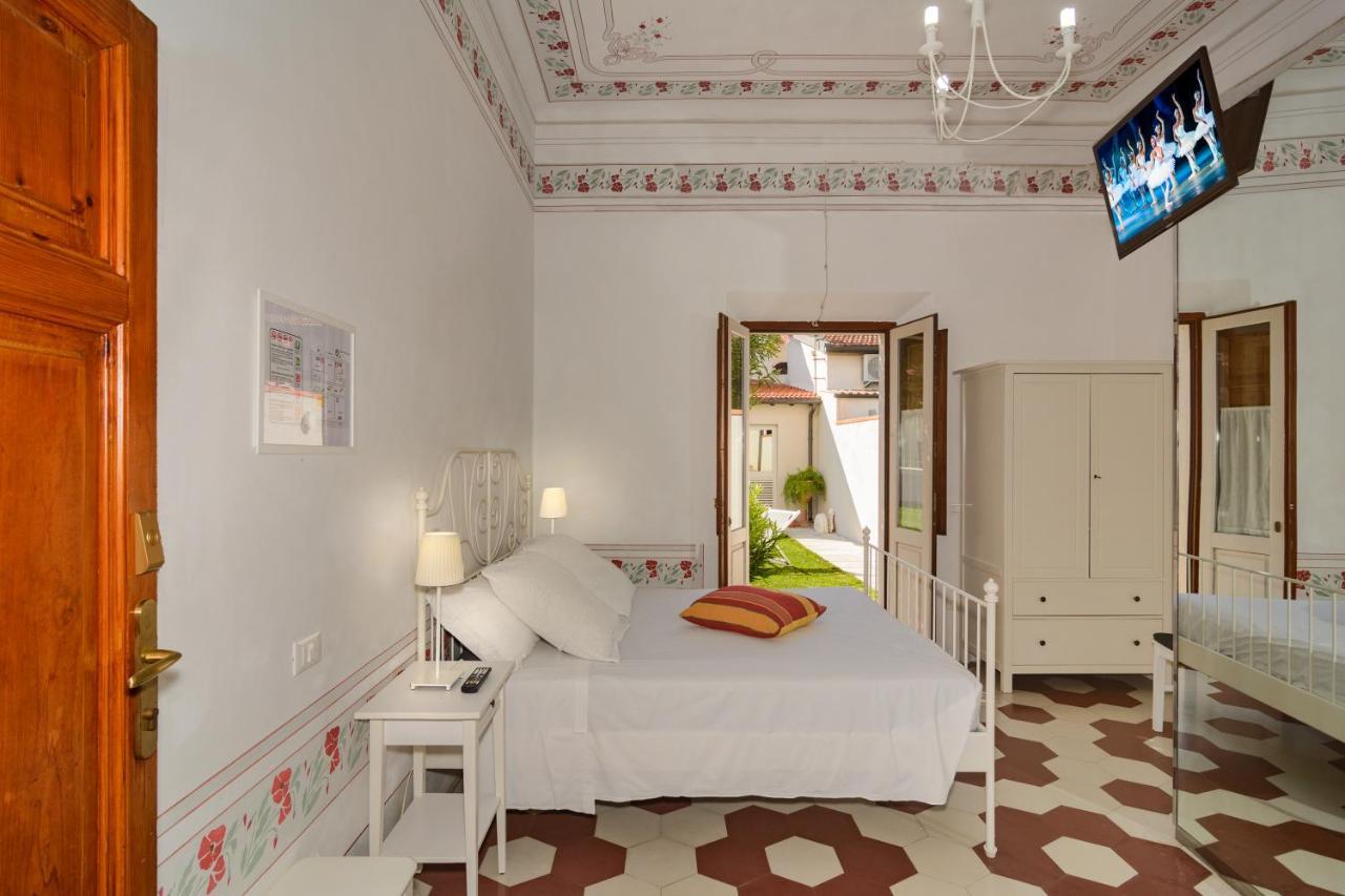Villino Ermione Hotel Марина ди Пиза Екстериор снимка