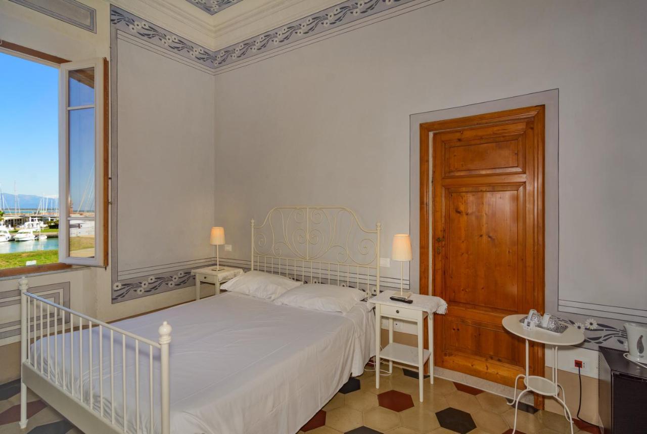 Villino Ermione Hotel Марина ди Пиза Екстериор снимка