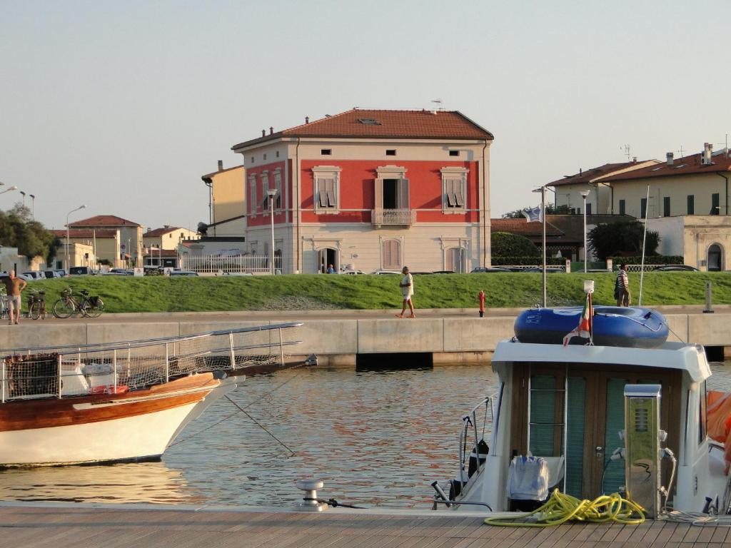 Villino Ermione Hotel Марина ди Пиза Екстериор снимка