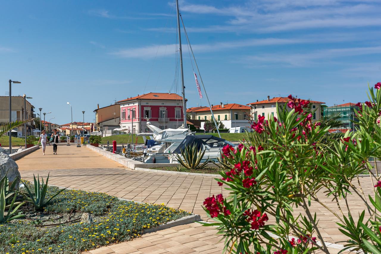 Villino Ermione Hotel Марина ди Пиза Екстериор снимка