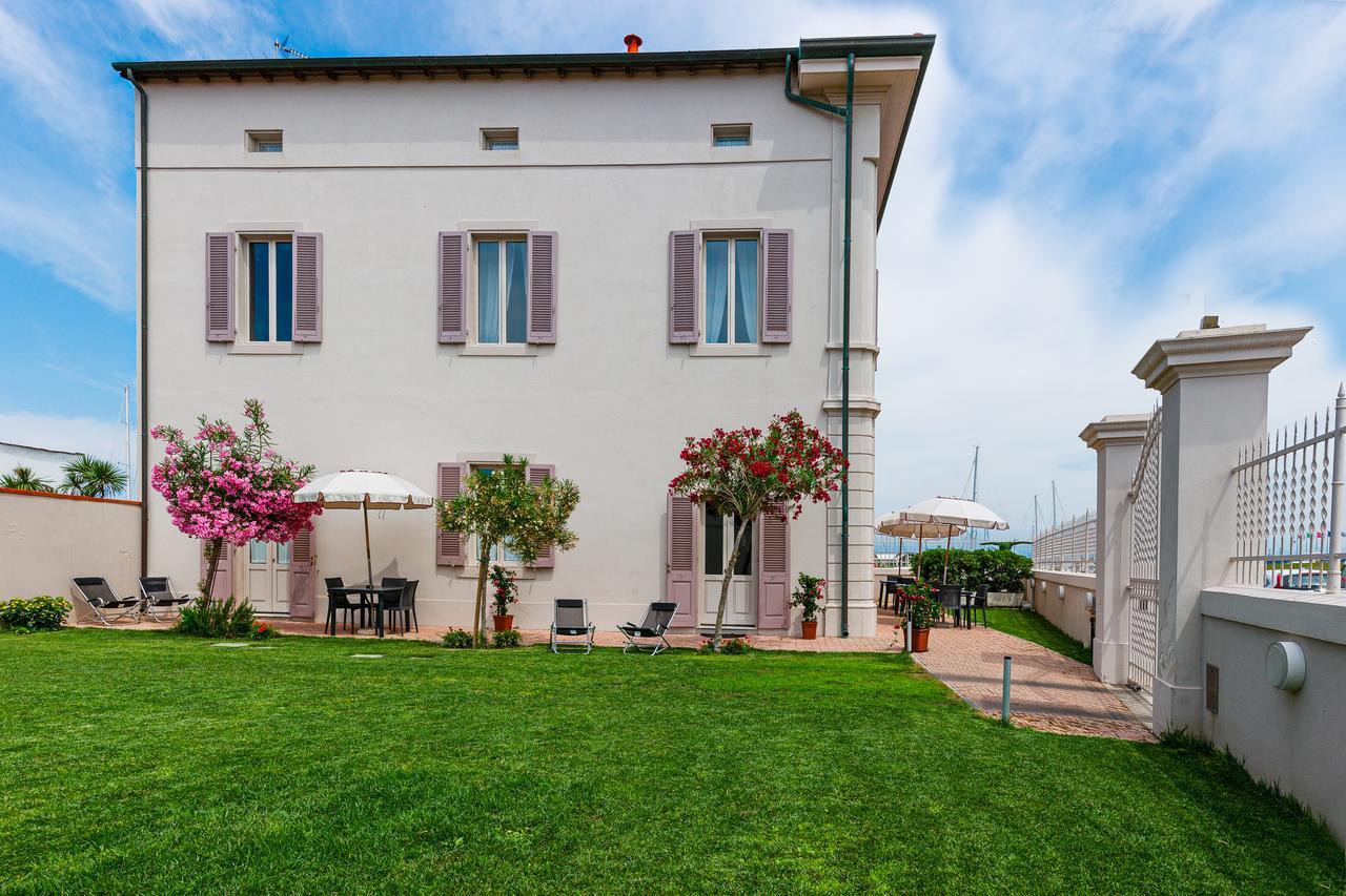 Villino Ermione Hotel Марина ди Пиза Екстериор снимка